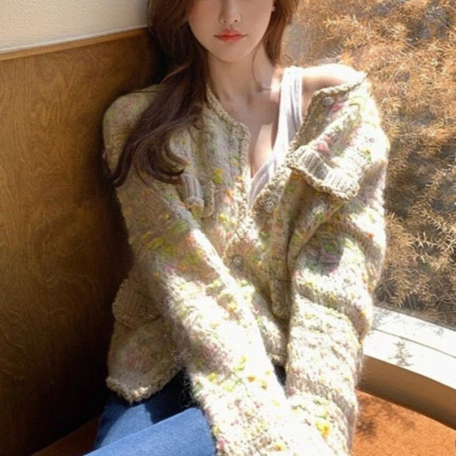 Cardigan doux pour femmes avec accents colorés Chic & Stil