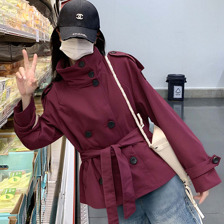 Manteau long élégant pour femmes avec col montant et ceinture ajustable Chic & Stil