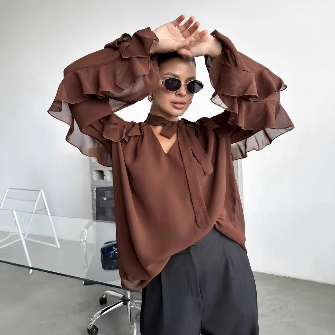 Blouse en chiffon pour femmes avec volants et décolleté moderne Chic & Stil