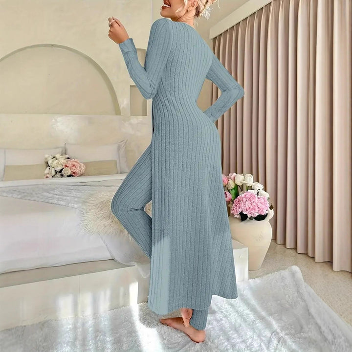 Elegant Women's Maxi Jumpsuit with hypersensitive structure and chic side slits and style