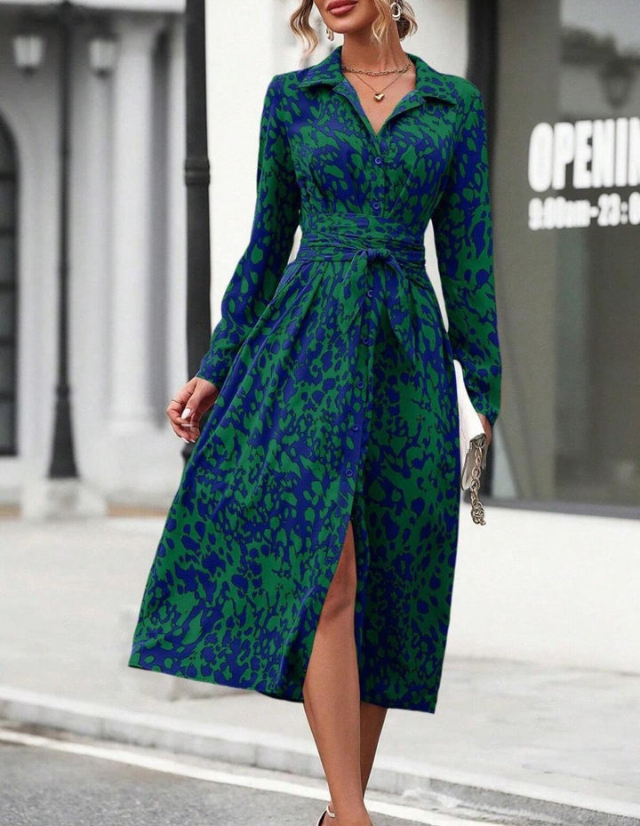 Elegant midi dress with button closure Lune London