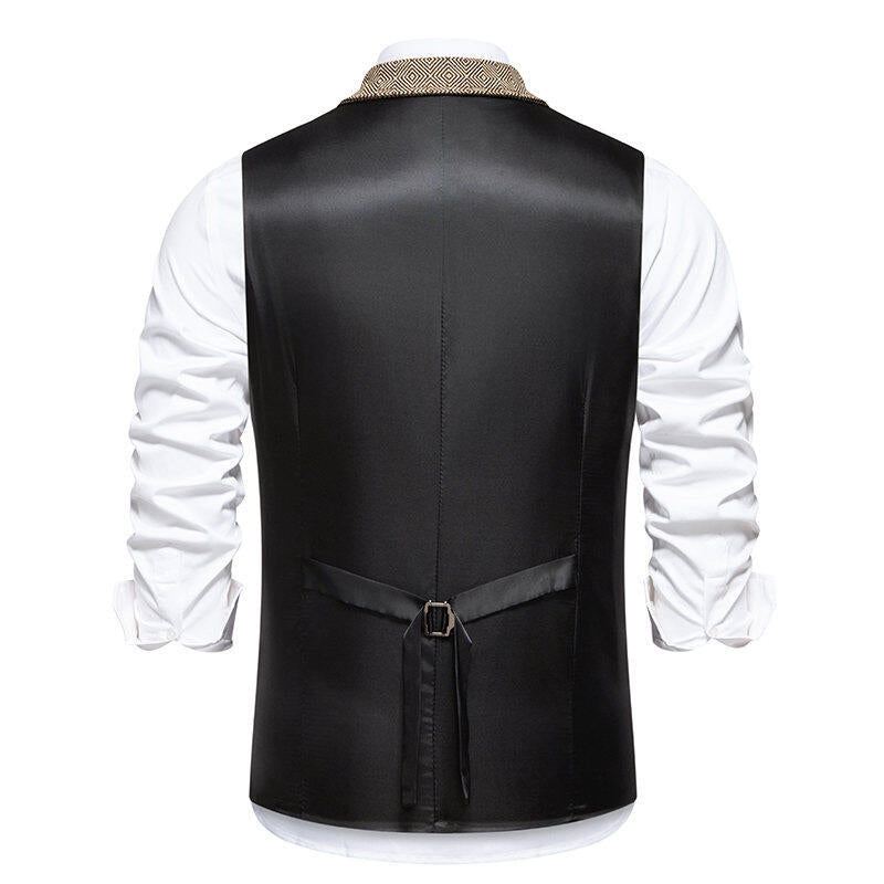 Men's suit vest with an elegant herringbone pattern and practical pockets Lune London