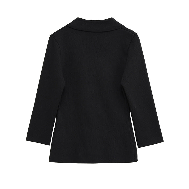 Elegant blazer jacket for women with a modern design featuring a double-breasted button row Lune London