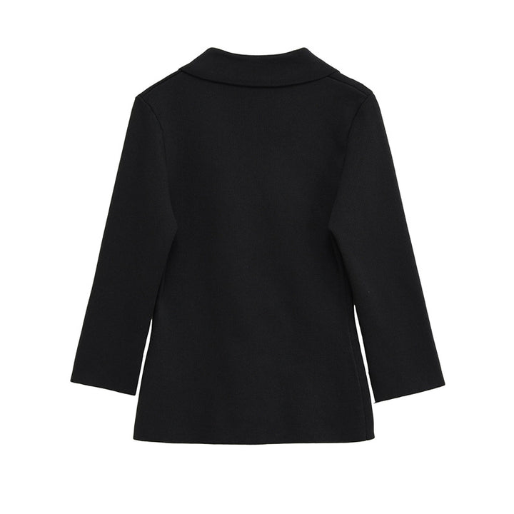 Elegant blazer jacket for women with a modern design featuring a double-breasted button row Lune London