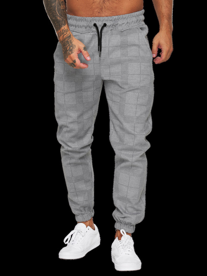 Carrot sport pants for men with elastic waist and practical pockets Lune London