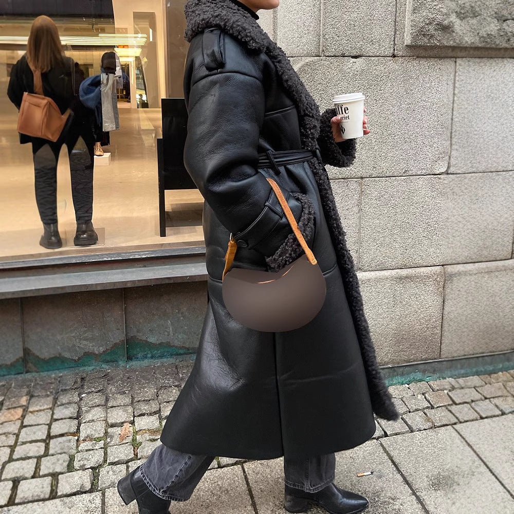 Synthetic leather coat for women with known collar and belt Lune London