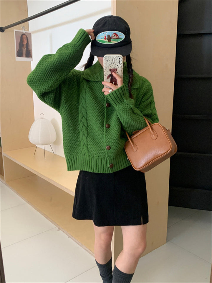 Women's oversized knitted jacket with cable design and chic texture and style