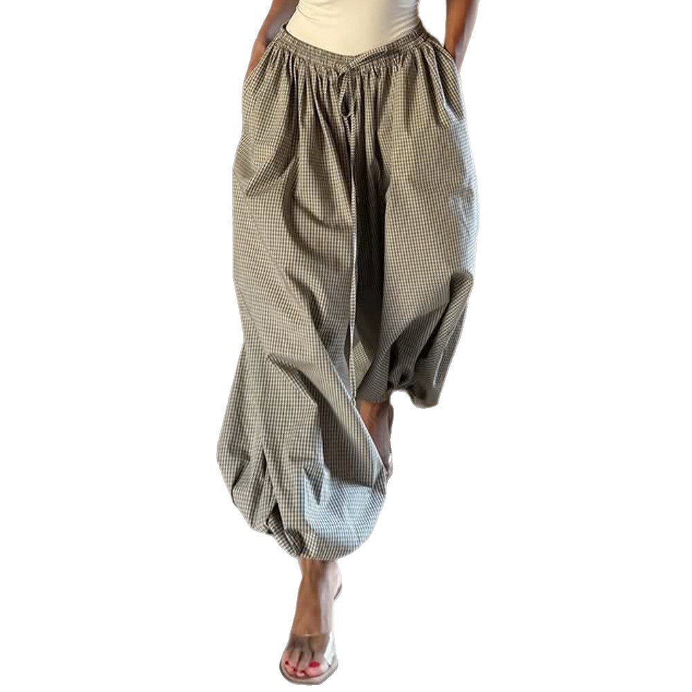Casual women's pants with a voluminous cut and Vichy pattern Lune London