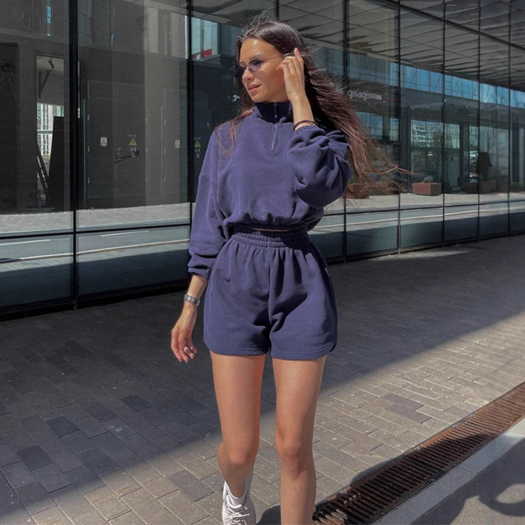 Lune London short-sleeved sports set for women with high collar and elastic waistband