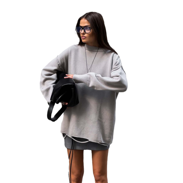 Oversized knitted sweater for women with a casual cut and trendy details Lune London