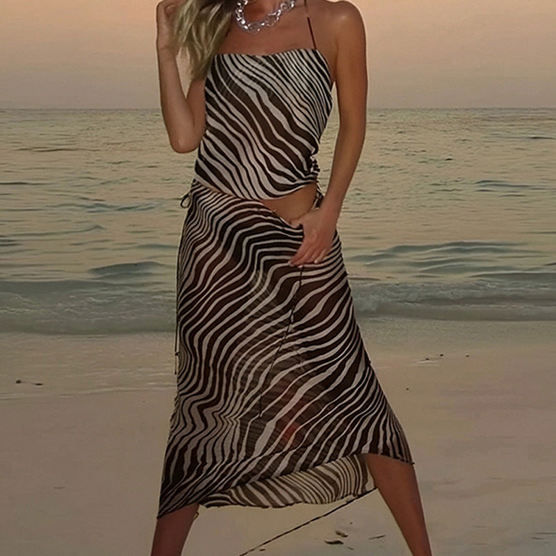 Robe de plage légère à imprimé animal pour femme avec bretelles réglables et coupe fluide Chic & Stil