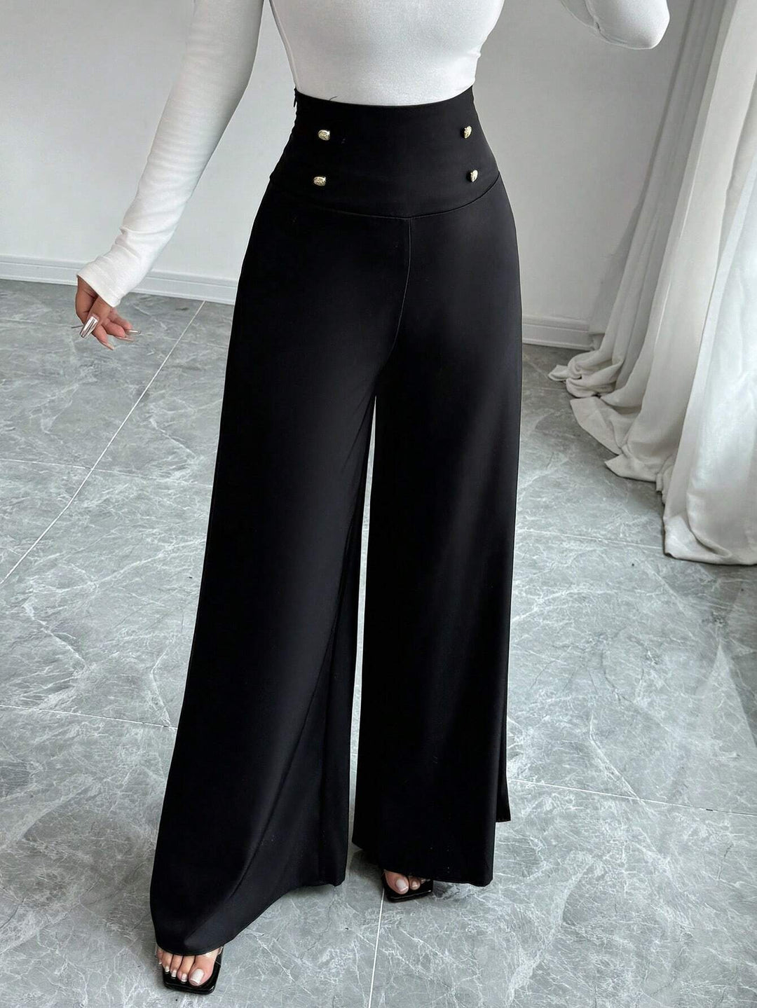 High-waisted wide-leg pants for women with decorative buttons Lune London