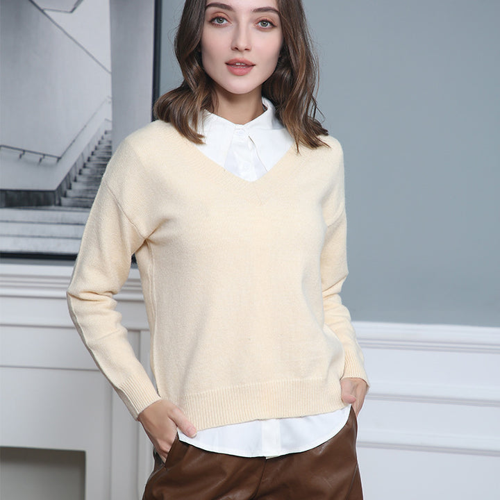 Women elegant V-neck sweater in soft material with drop shoulders Lune London