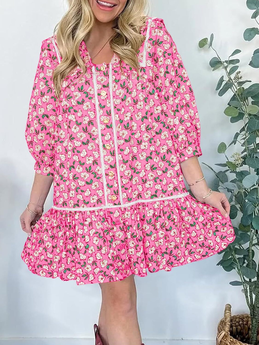 Floral short sleeve dress for women with spacious pockets and romantic collar Lune London