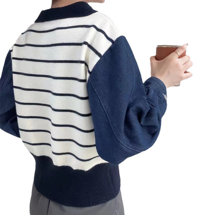 Pull polo élégant pour femmes avec col contrasté et détails de boutons décoratifs Chic & Stil