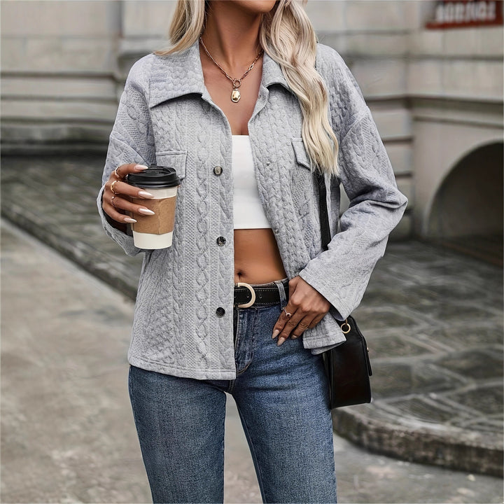 Veste en tricot pour dames avec design en torsades texturé et poches pratiques Lune London