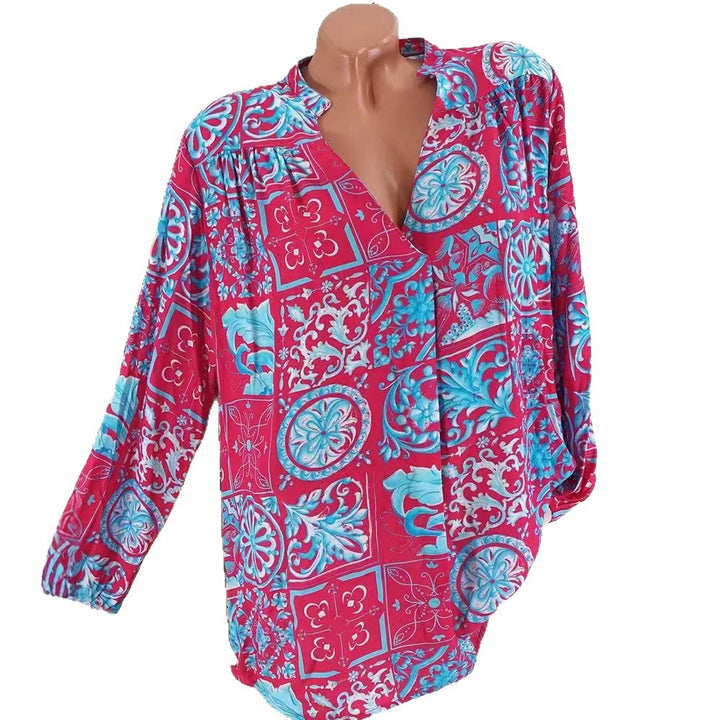 Blouse pour femmes avec motif floral ornemental et coupe décontractée Chic & Stil
