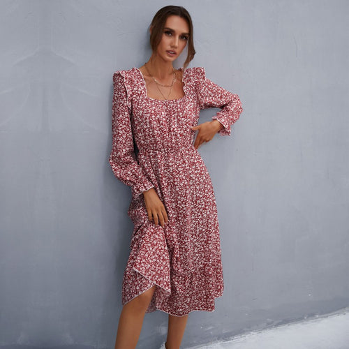 Robe maxi romptique pour femme avec des détails en volants et des motifs floraux Chic & Stil