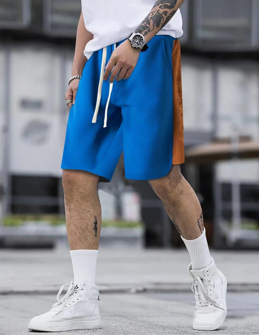 Men's sports shorts with a richly detailed structure and an innovative side pocket Lune London