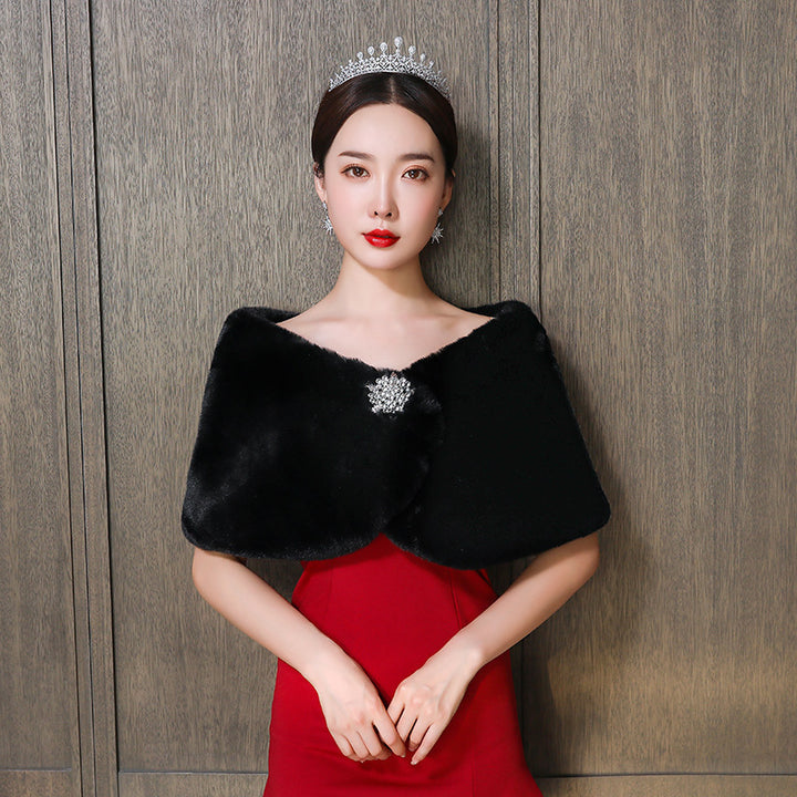 Ladies elegant and luxurious faux fur coat Lune London