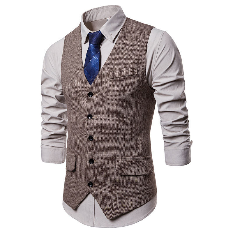 Elegant men's vest with classic herringbone design and practical pockets Lune London