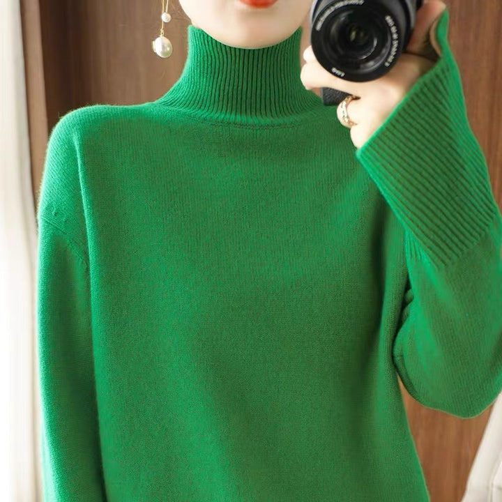 Casual turtleneck pullover for women in fine knit Lune London