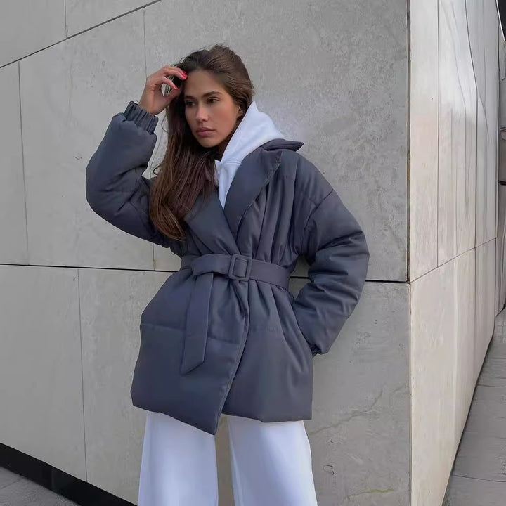 Trendy short women's parka with cinched belt Lune London
