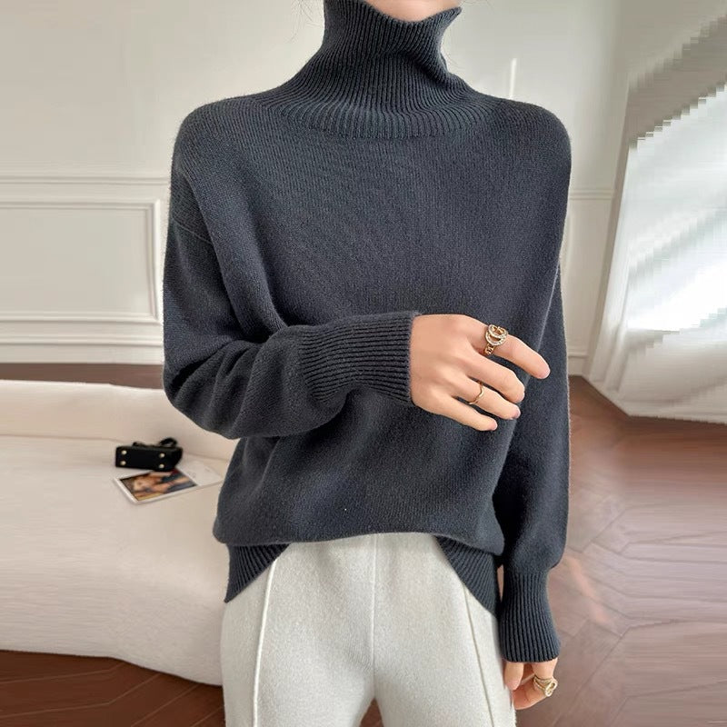 Casual turtleneck pullover for women in fine knit Lune London