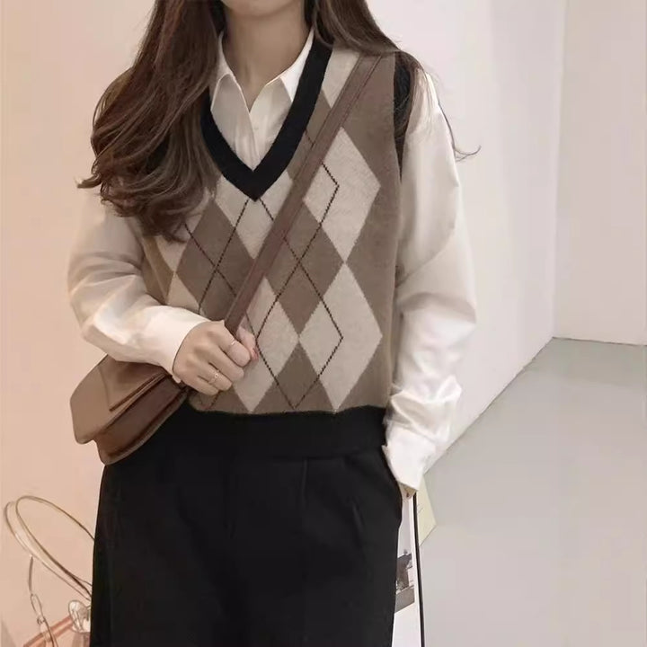 Modern plaid knitted vest for ladies Lune London