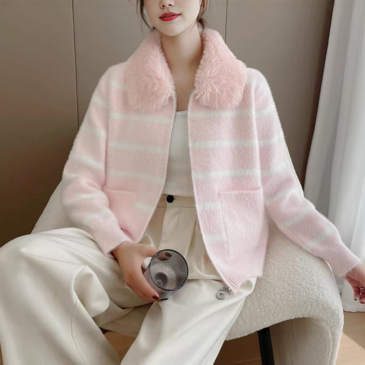 Cardigan confortable pour femmes avec col doublé doux Chic & Stil