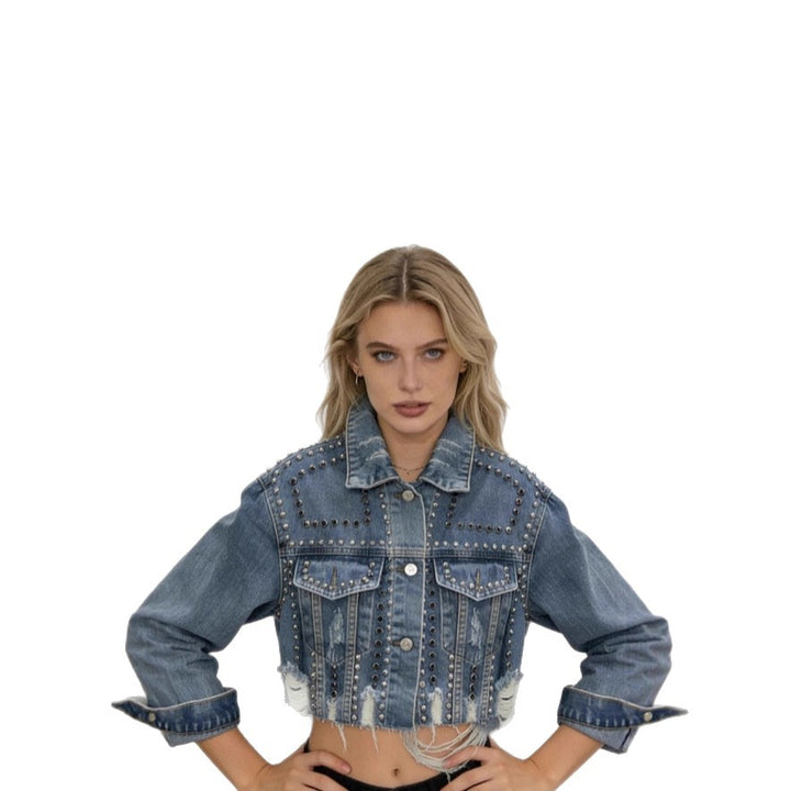 Veste en denim décontractée à la mode pour femmes avec des détails embellis Chic & Stil