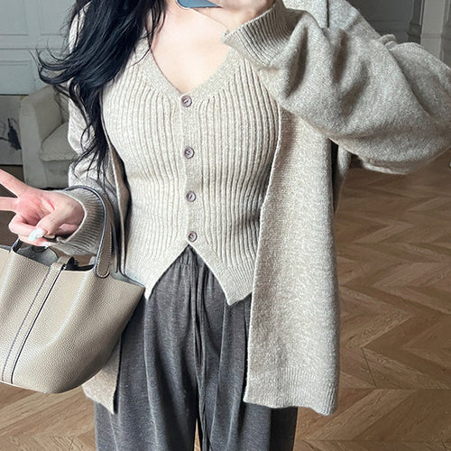 Cardigan stylé pour femmes avec des détails de bouton élégants et une coupe décontractée Chic & Stil