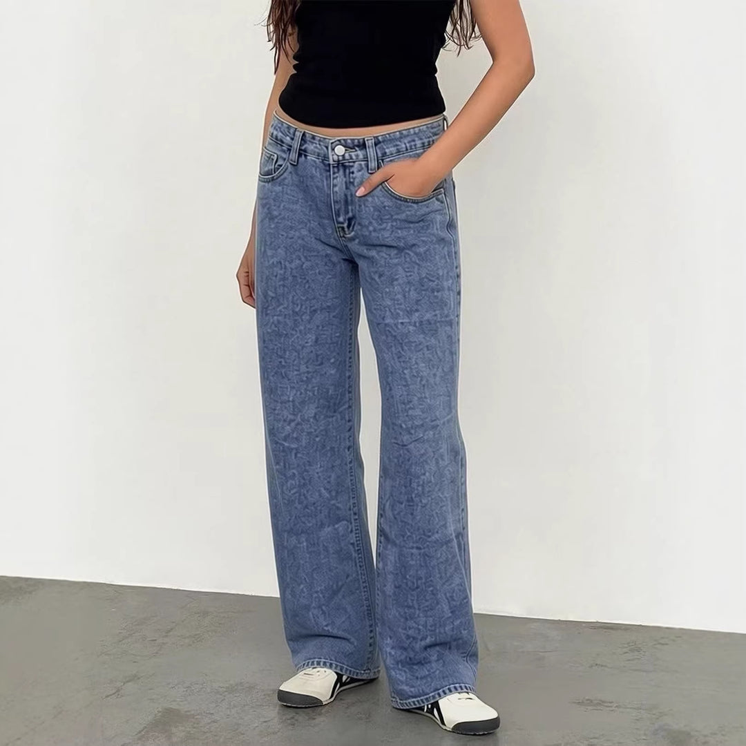 Women Wide High-Waist Jeans with classic cut and frayed hems Lune London