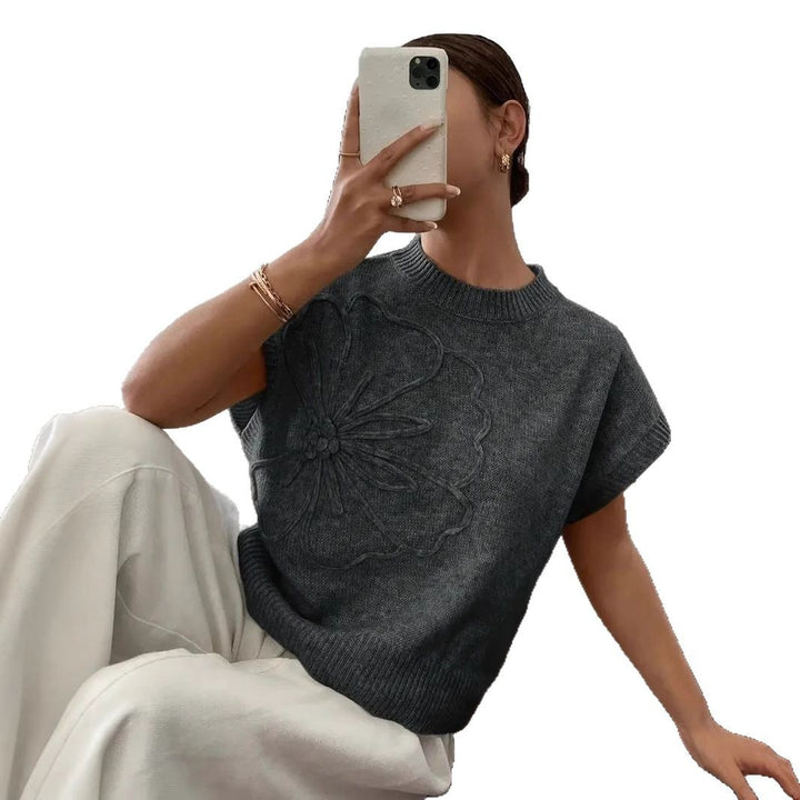 Women's short-sleeve sweater with raised floral pattern and relaxed fit Lune London