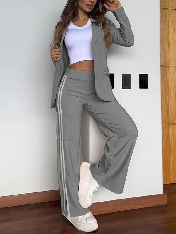 Women's sports ensemble with blazer and loose pants Lune London