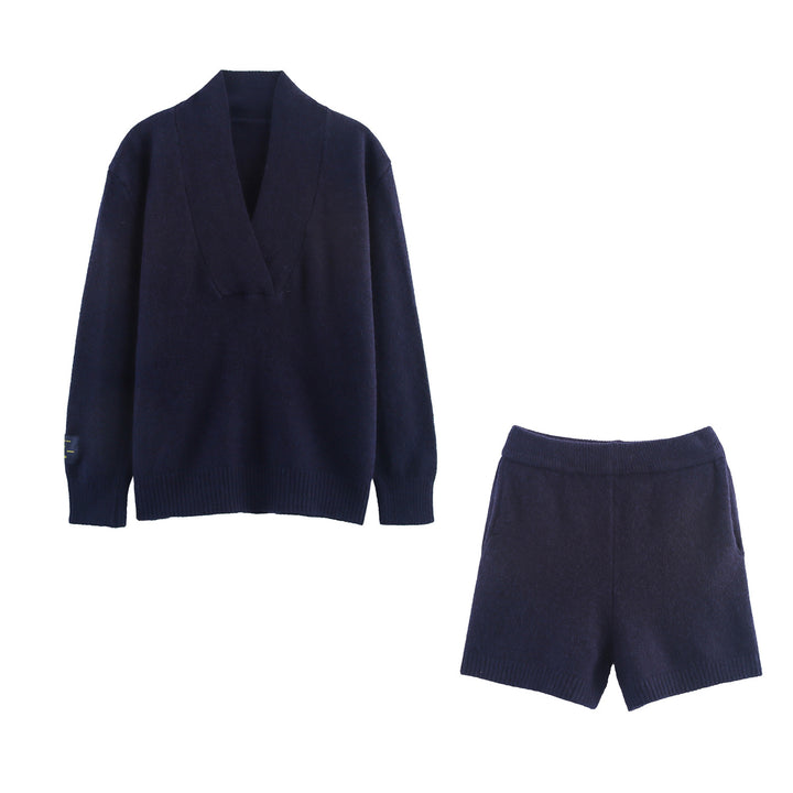 Knitted set for women with V-neck and elastic waist Lune London