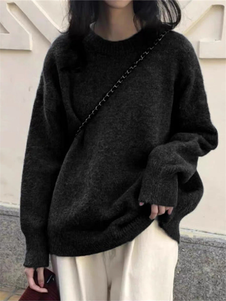 Oversized knitted pullover for women with a soft material and a relaxed fit Lune London