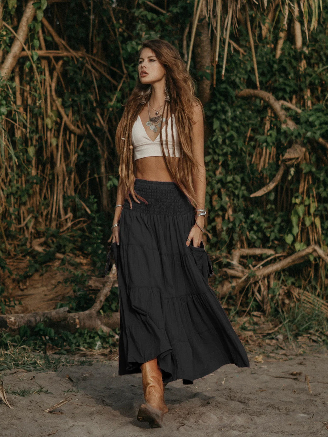 Casual long skirt for women with practical pockets and relaxed fit Lune London