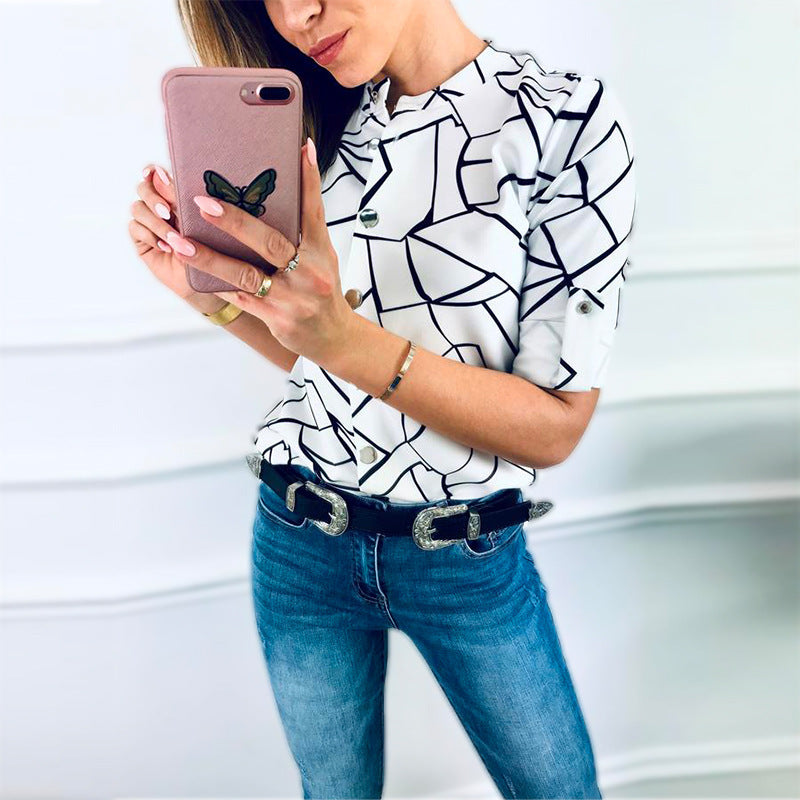 Modern blouse for women with graphic pattern and three-quarter sleeves Lune London
