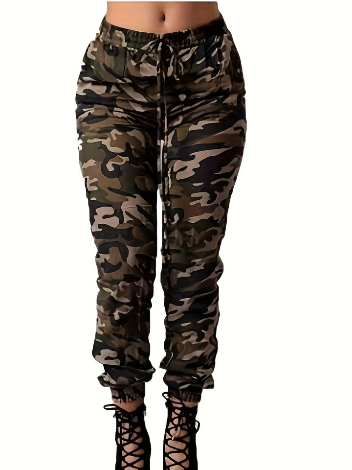 Women's cargo pants with elastic waistband and trendy camouflage pattern Lune London