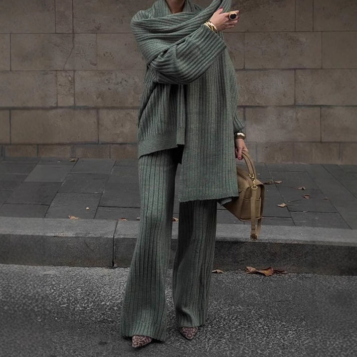 Women's knit set with a loose fit and elegant ribbed details Lune London