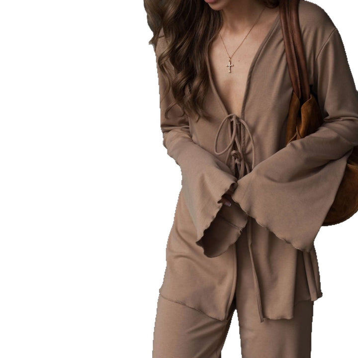 Two-piece casual set for women with an elegant lacing detail at the front and a soft fabric Lune London