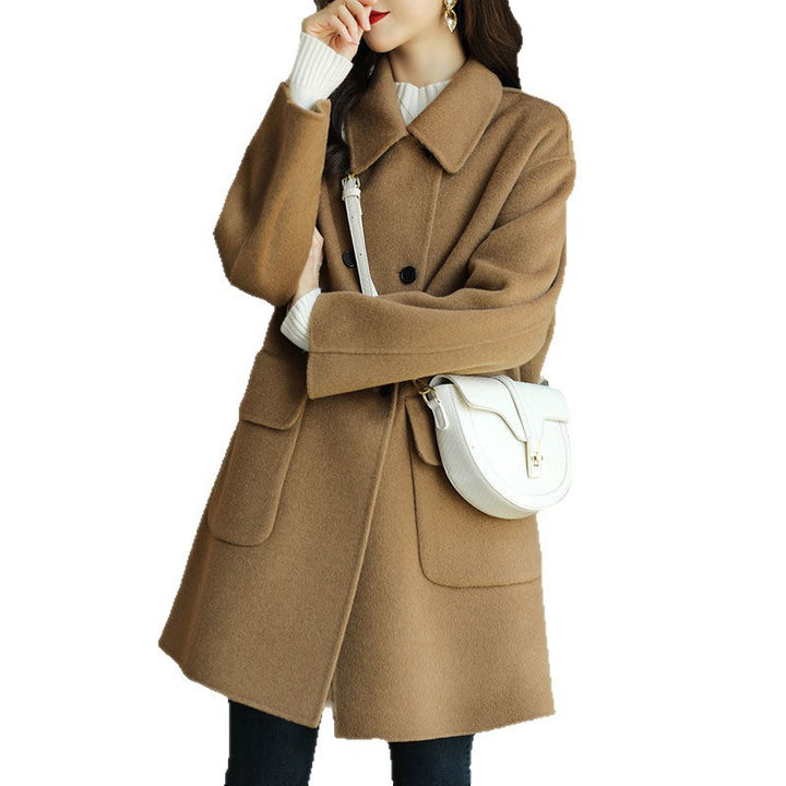 Elegant wool coat for women, fitted with large pockets Lune London