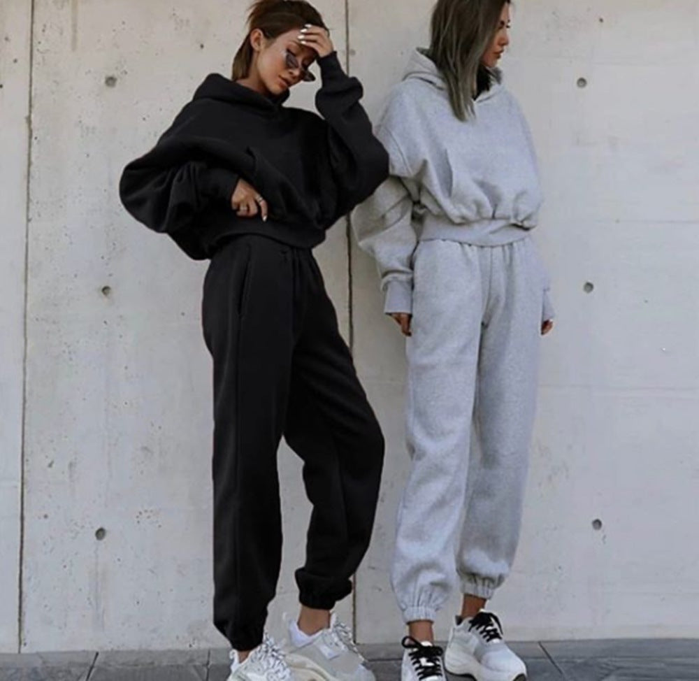 Lune London women's casual sweatshirt and jogger pant set