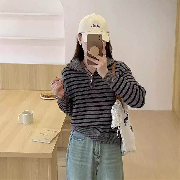 Pull décontracté pour femmes avec fermeture éclair et motif rayé Chic & Stil