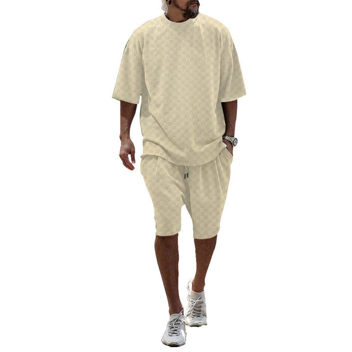 Comfortable summer outfit for men with oversized T-shirt and shorts Lune London
