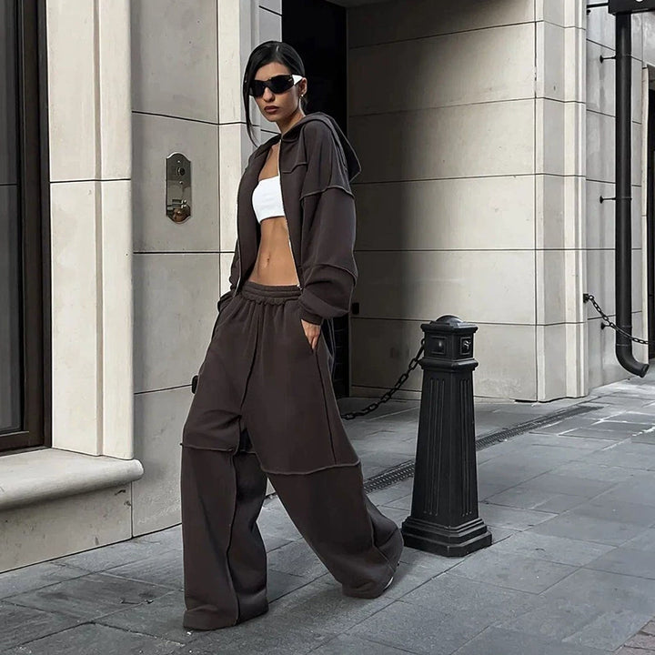 Women Relaxed-Fit Hoodie and Jogging Pants Set Chic & Style