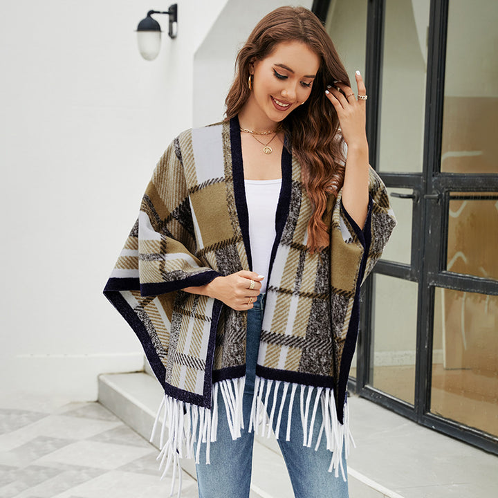 Elegant poncho for women with modern check pattern and fringes Lune London