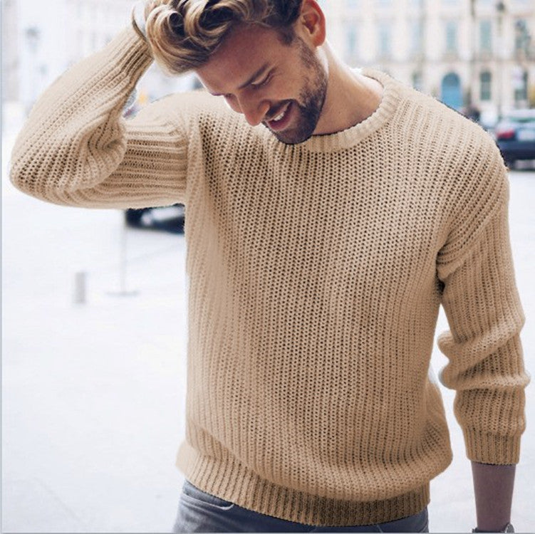 Trendy knitted pullover for men with an airy structure and a contemporary round neck Lune London