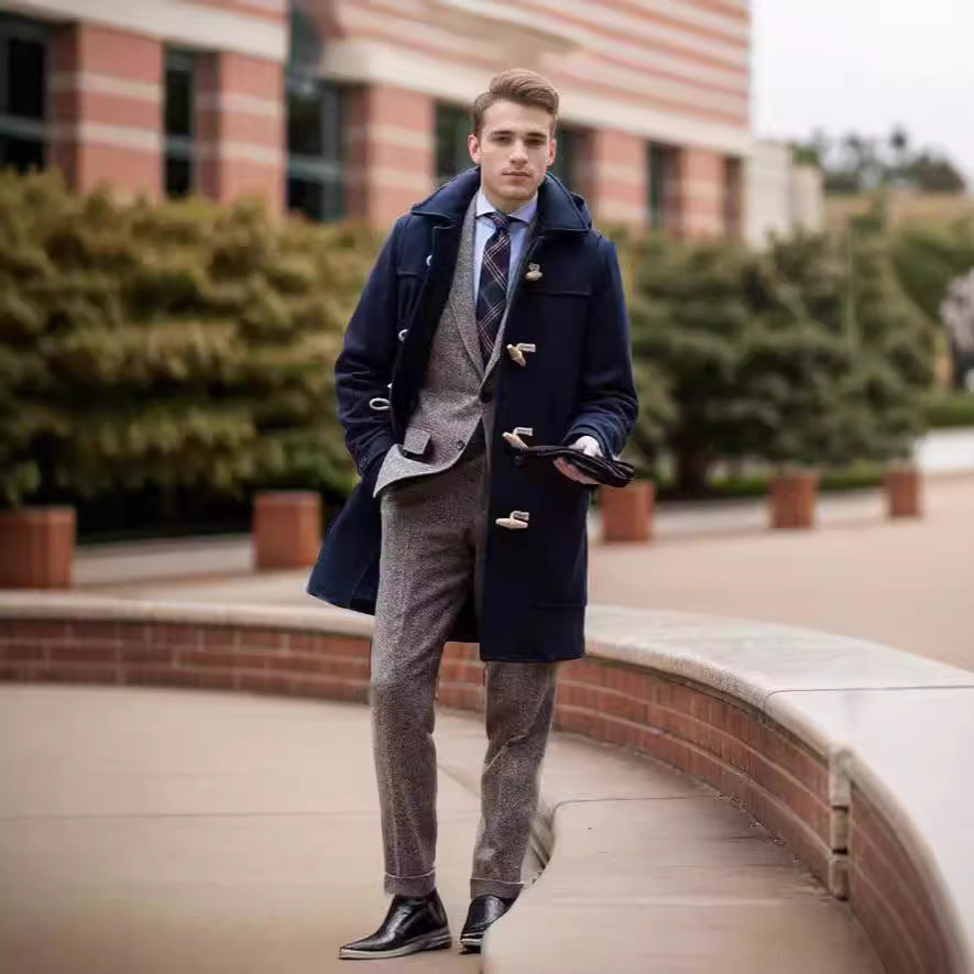 Elegant duffle coat for men with classic design Lune London